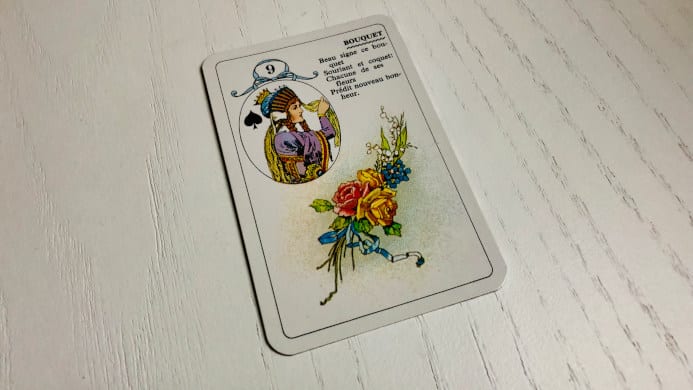 Petit Lenormand : le Bouquet carte 9 et son interprétation dans vos