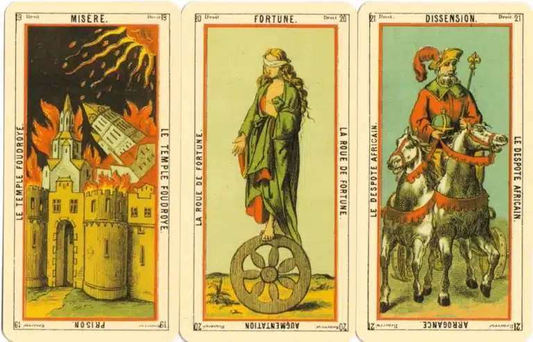 Trois cartes du Grand Jeu de l'Oracle des Dames : Temple Foudroyé, Roue de Fortune et Despote Africain.