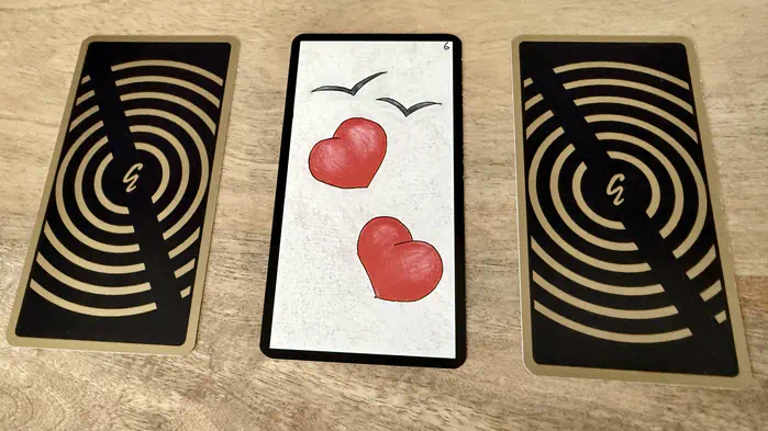 Deux cœurs et deux oiseaux dans le ciel, illustration de la carte 6 de l'Oracle Gé : Les Deux Cœurs.